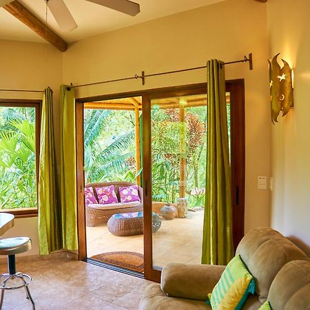 Manoas Bed & Breakfast Uvita Exterior photo