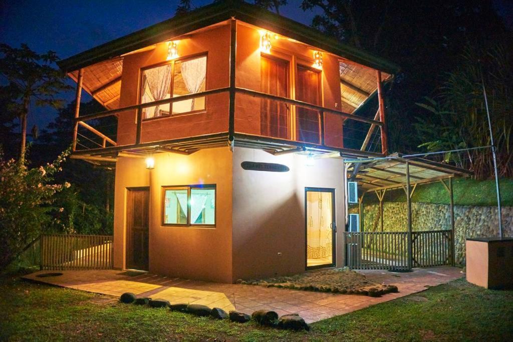 Manoas Bed & Breakfast Uvita Exterior photo