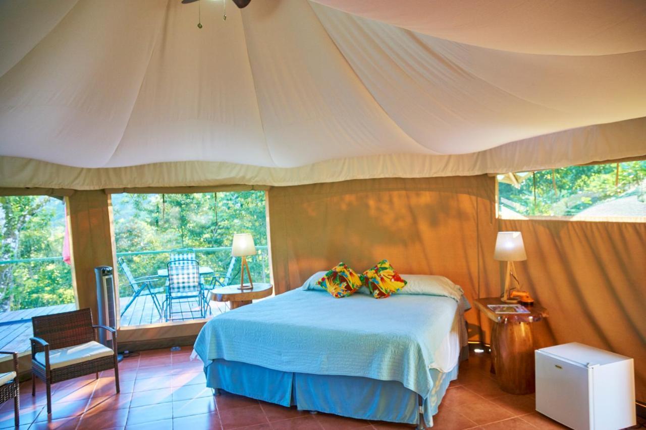 Manoas Bed & Breakfast Uvita Exterior photo