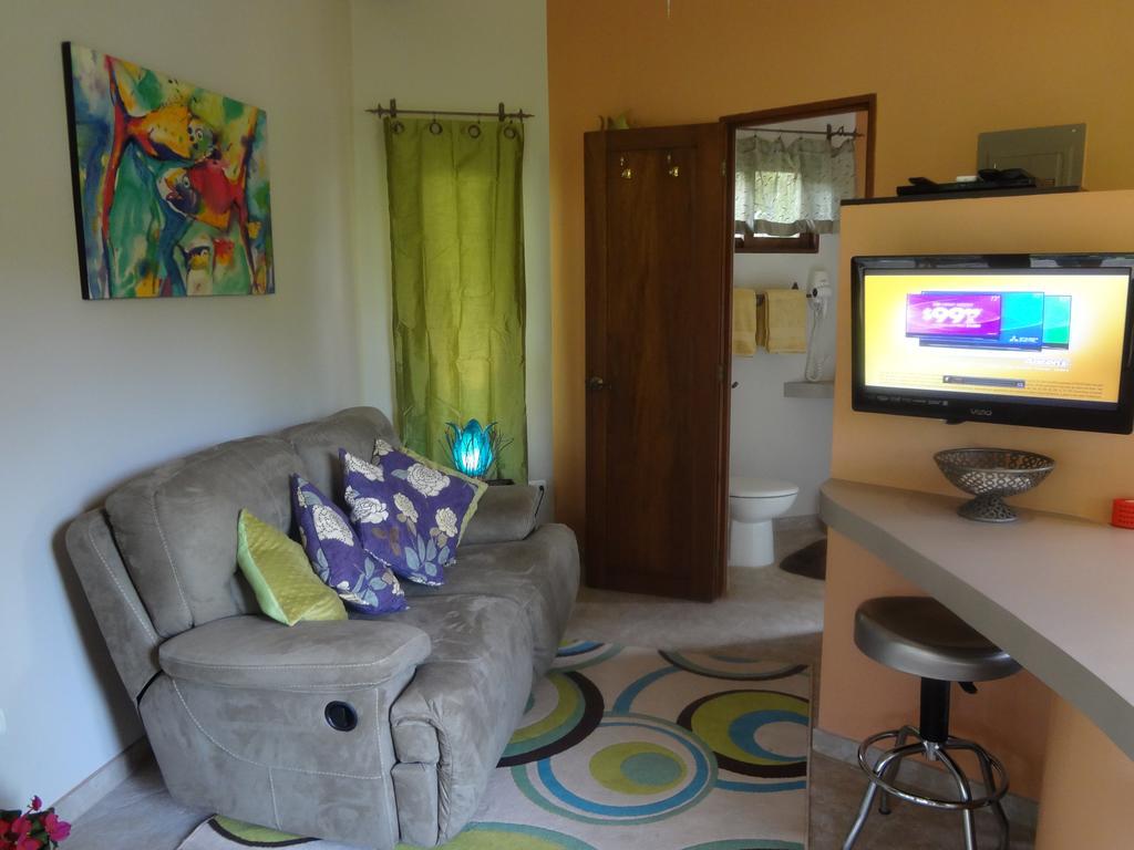 Manoas Bed & Breakfast Uvita Exterior photo