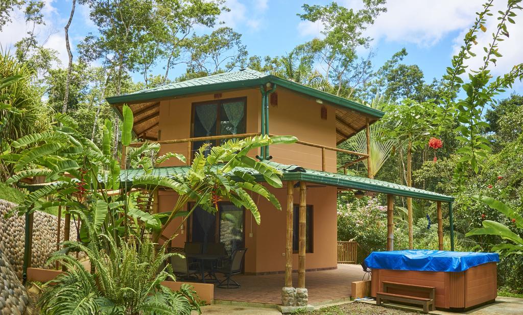 Manoas Bed & Breakfast Uvita Exterior photo