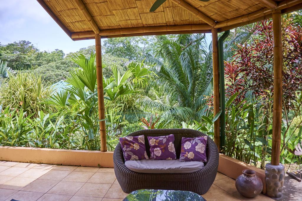 Manoas Bed & Breakfast Uvita Exterior photo