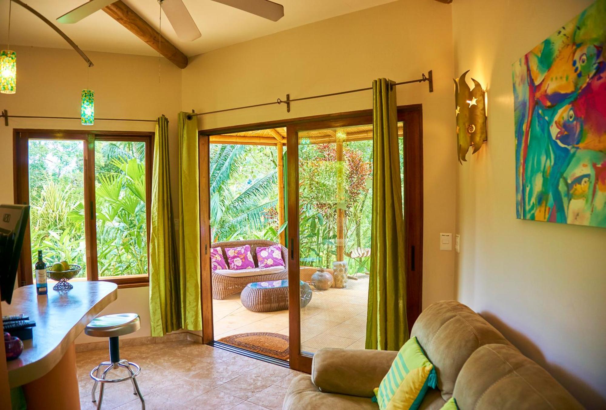 Manoas Bed & Breakfast Uvita Exterior photo